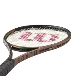Wilson Blade 98 18X20 V8 17 Wilson Blade 98 18X20 V8 -Racquet Equipment Shop WR078811U 4 Blade 98 v8 18x20 Iridescent.png.cq5dam.web .1200.1200