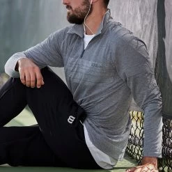 Wilson Men's Seamless 1/4 Zip Turbulence (Grey) 7 Wilson Men's Seamless 1/4 Zip Turbulence (Grey) -Racquet Equipment Shop WilsonMensSeamlessQuarterZipTurbulenceGrey3